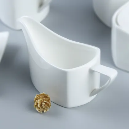 YA-KD Wholesale White Ceramic Porcelain Sauce Gravy Boats & Milk Jugs for Hotels and Restaurants