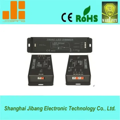 Dimming leading edge trailing edge triac dimmer for led strip