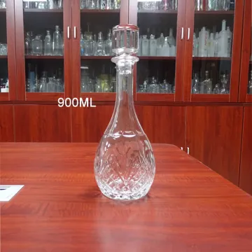 High white glass 900ml engraved whiskey decanter with gift box