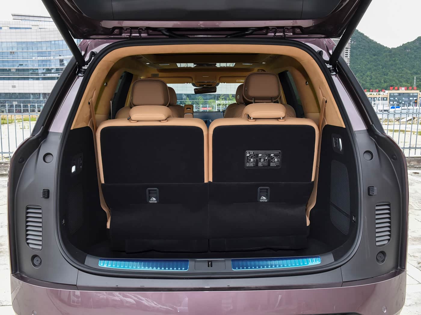 Extended Range 1585 AWD