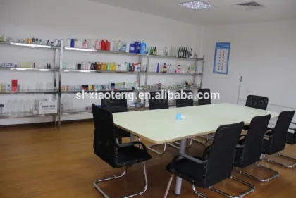 Horizontal solid glue labelling machine