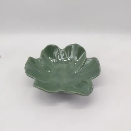 Green Clover-Shaped Ceramic Serving Plate