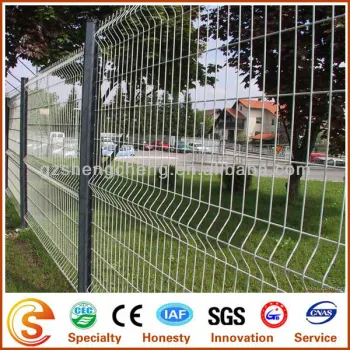 Horizontal steel fence design