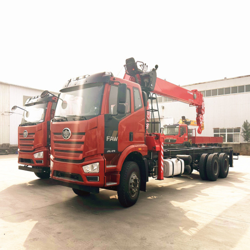 Camión FAW con grúa