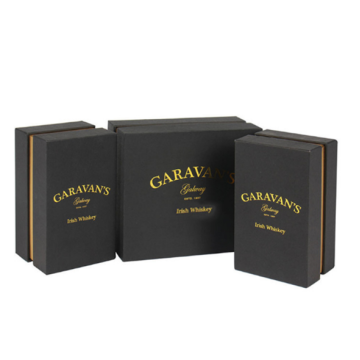 Coffret cadeau carré en feuille d&#39;or noir avec espace