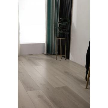 plancher en bois stratifié intérieur de couleur claire