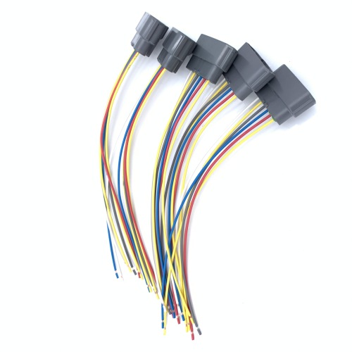 China Automobile Ignition Controller Harness Plug with Terminals Supplier