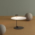 Lampadaire moderne du concepteur LED avec table