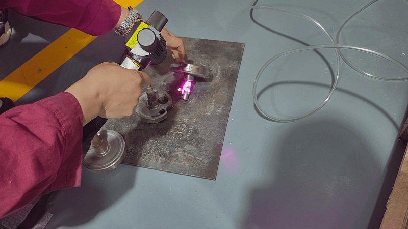 Chuke Intelligent Welcomes Long-Term Client's Crankshaft Cleaning Test Results, Leading to Bulk Purchase of Laser Cleaning Equipment!