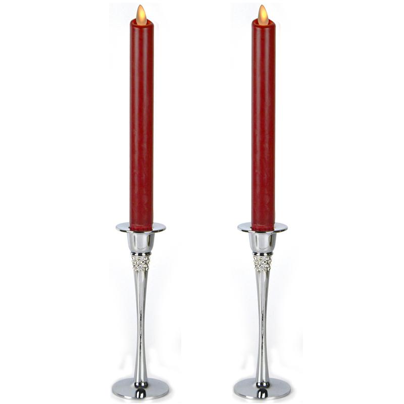 Candeladores de metal altos con candelabros