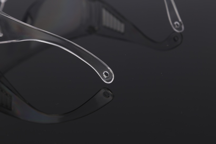 clear safety glasses