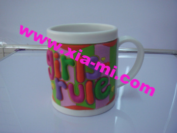 new trendy embossed colorful words embossed rubber beer mug