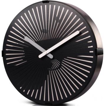 Moving Clock Clock - Una pistola