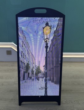 4500nits Outdoor Digital Signage for Mobile Advertising