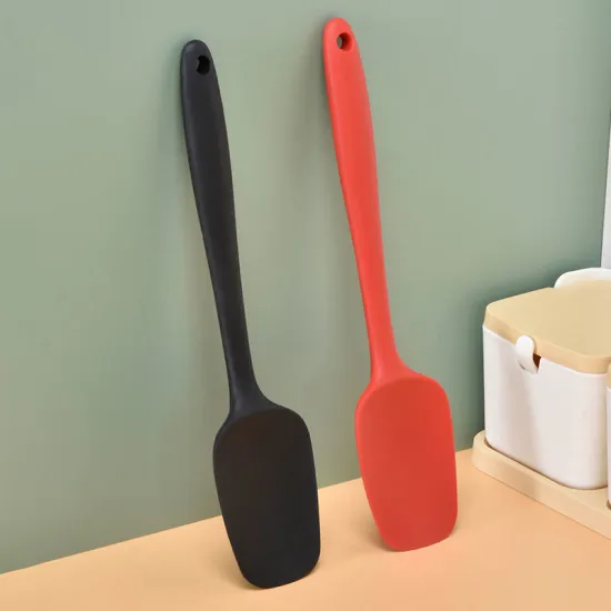 Professional Heat-Resistant Silicone Baking Tools and Utensils: High-Quality Spatulas and Scrapers for Cake and Cooking