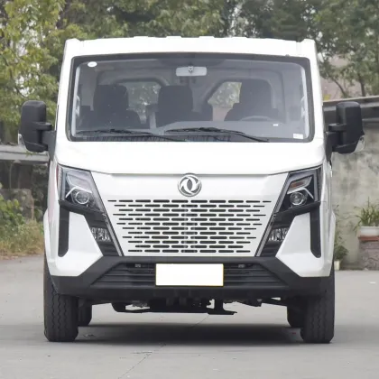 Brand New Cheap Price Dongfeng Yufeng Mini Diesel Van with LED and Leather