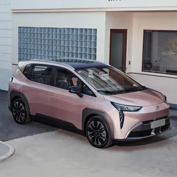 Hot Selling Sports Car in 2023 Chinese Electric Car 5-Seater Rechargeable Aion Y EV