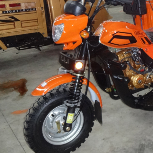 Motorcycle Pre -crossing shock absorption
