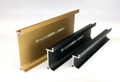 Aluminum transition profiles for wall-to-floor junctions