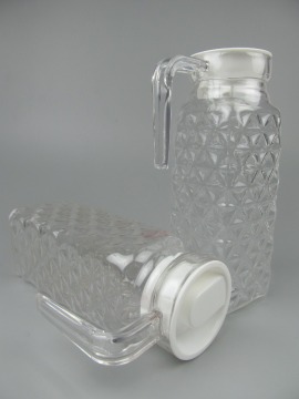 Plastic pitcher with diamond design