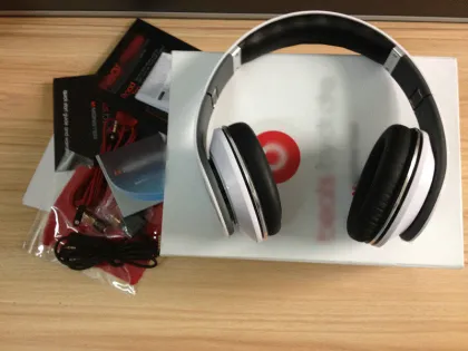 White Color Studio Headphones With Bass Sound,  3.5mm Stereo Wireless Tv Headphones