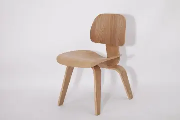 Eames molde plywood dining chair
