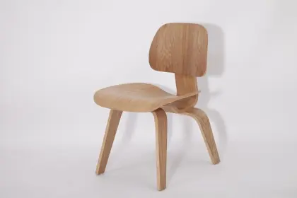 Eames molde plywood dining chair