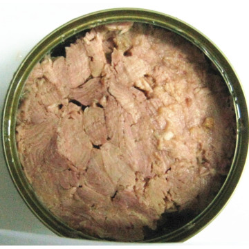 塩水と固体のツナ缶詰