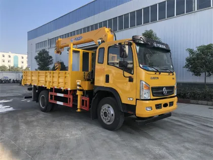 XCMG telescopic boom truck mounted 5T crane