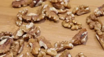 Walnut pokok besar terpilih