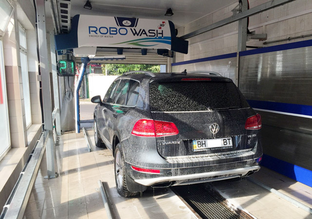 automatic touchless car wash