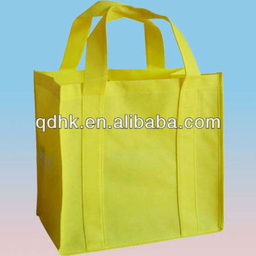 Flat bottom woven bag with handle for gift