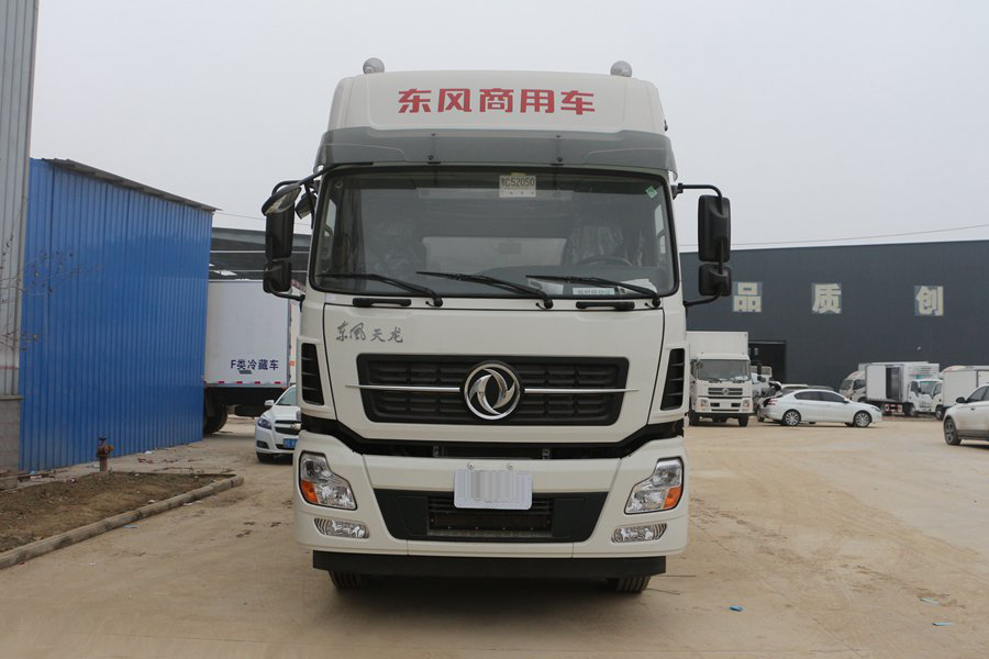 dongfeng milk transportation truck 4