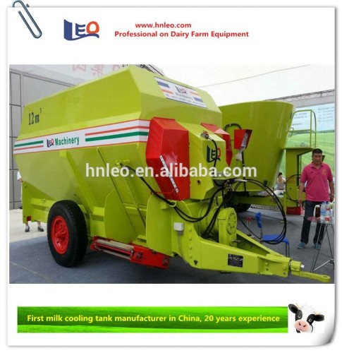 Tractor driven poultry / cattle TMR feed mixing machine