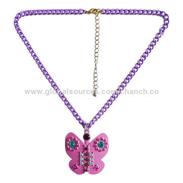 Endearing Necklace with Purple Chain and Pink Butterfly Pattern Pendant, Decorated with Ablaze Stone