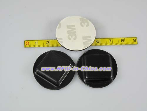 Industrial Mount-on-Metal RFID Tags for Tracking Applications