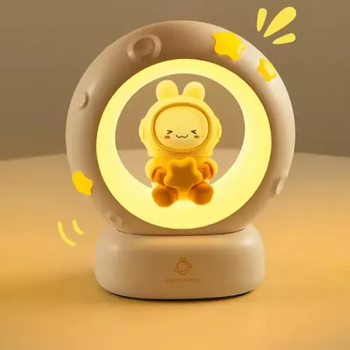 Очаровательная атмосфера: огни с кошачьи и звездные украшения