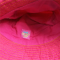 Chapéu cor-de-rosa 2017 da cubeta de Rosa com impressão