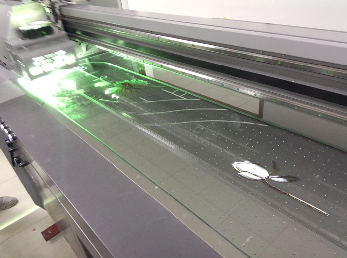 UV LED INK PRINTING ON GLASS 2