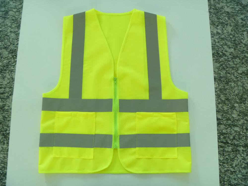 Front of reflective vest zipper type