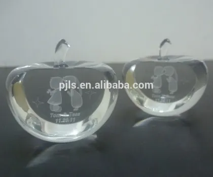 Engraved Optic Clear Apple Crystal Apple Paperweight For Business Gifts
