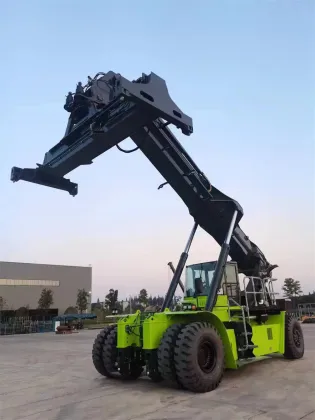 China 45 Ton Container Crane Construction Machine: ZRS4531 Reach Stacker Car Crane