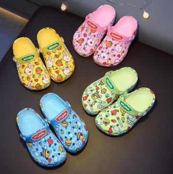 Factory-Price Waterproof & Comfortable Kids' Beach Sandals and Garden Clogs with Cartoon Plastic Labels