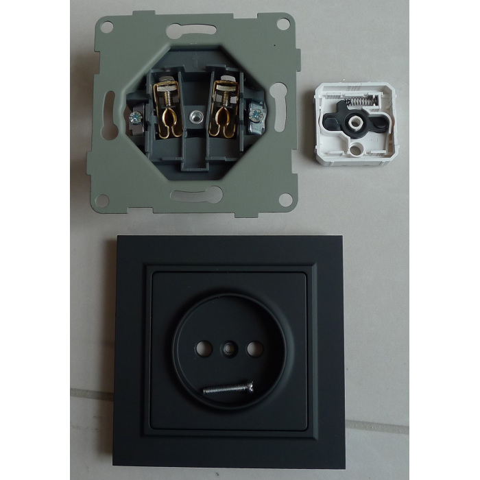 Stopkontak dinding standar Eropa desain klasik