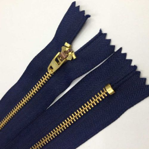 Discounts golden metal zippers for merchandise