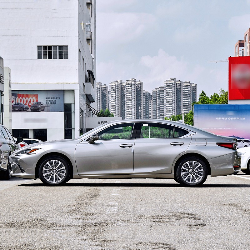 Lexus es for medium to large gasoline vehicles