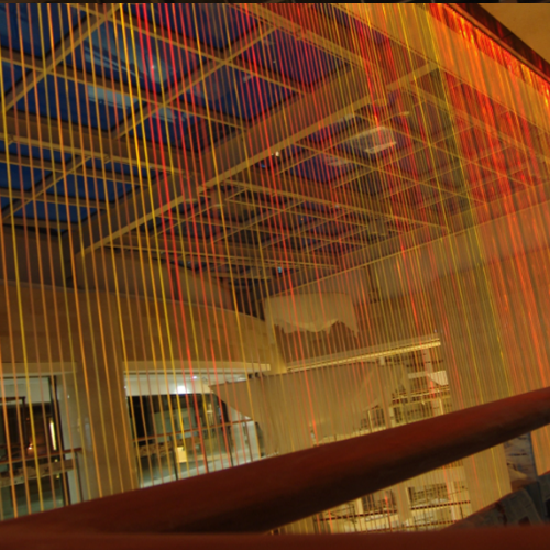 Пардаи муосири об бо чароғҳои синхезӣ