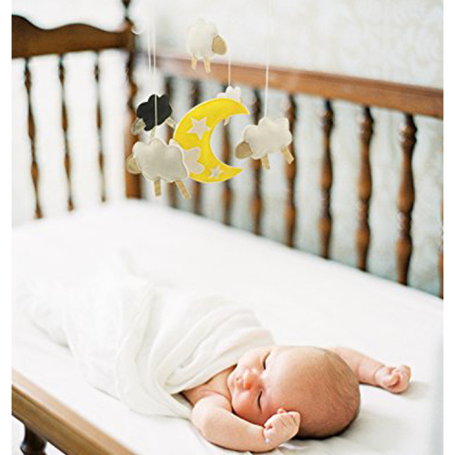 Cadeau mobile de lit bébé berceau en feutre