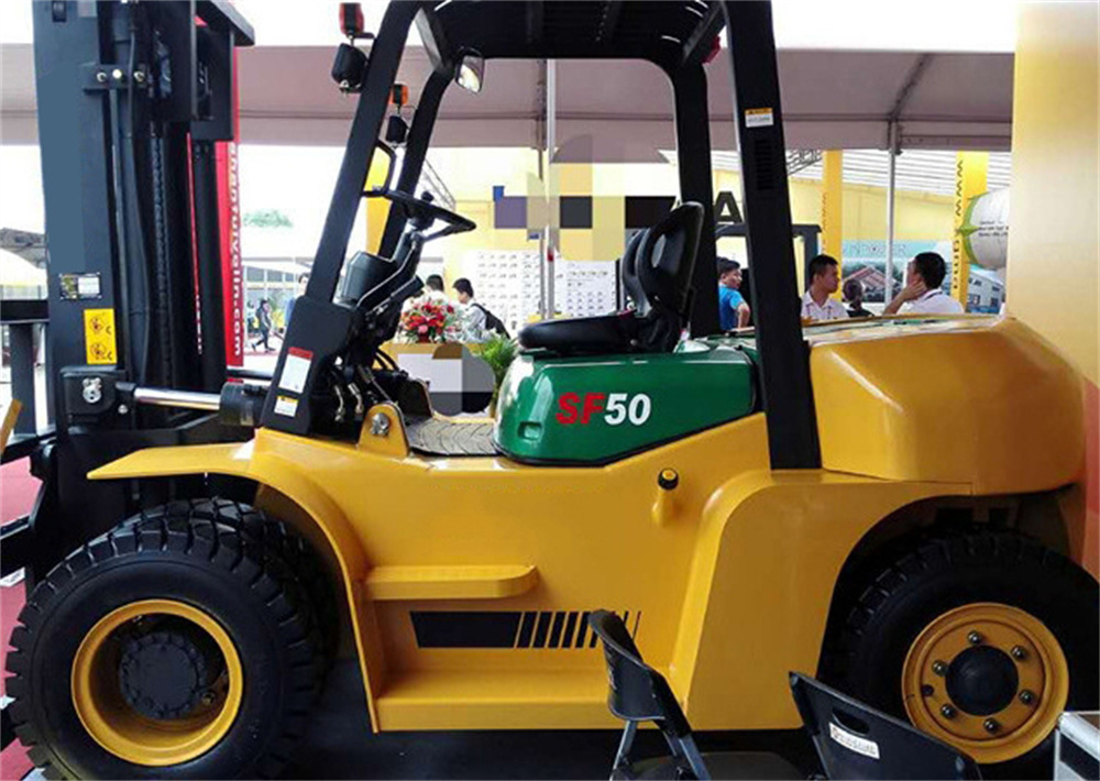 5 Ton Forklift 03