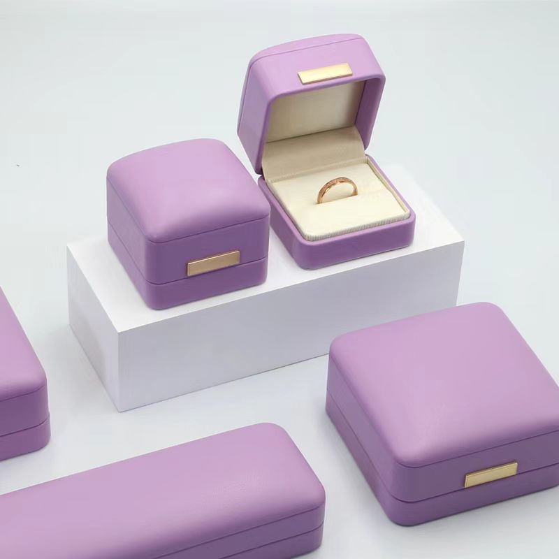 Microfiber PU Leather Square Displaying Diamond Jewelry Box